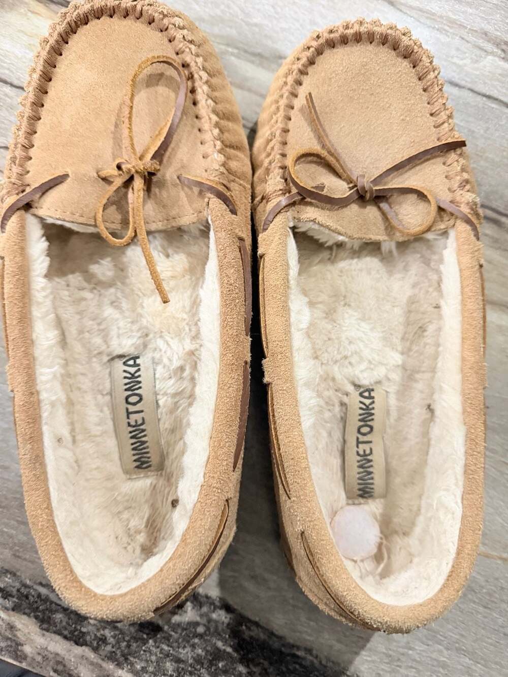 Minnetonka Cally Faux Fur Lined Slipper Tan Suede Size 10M 4052